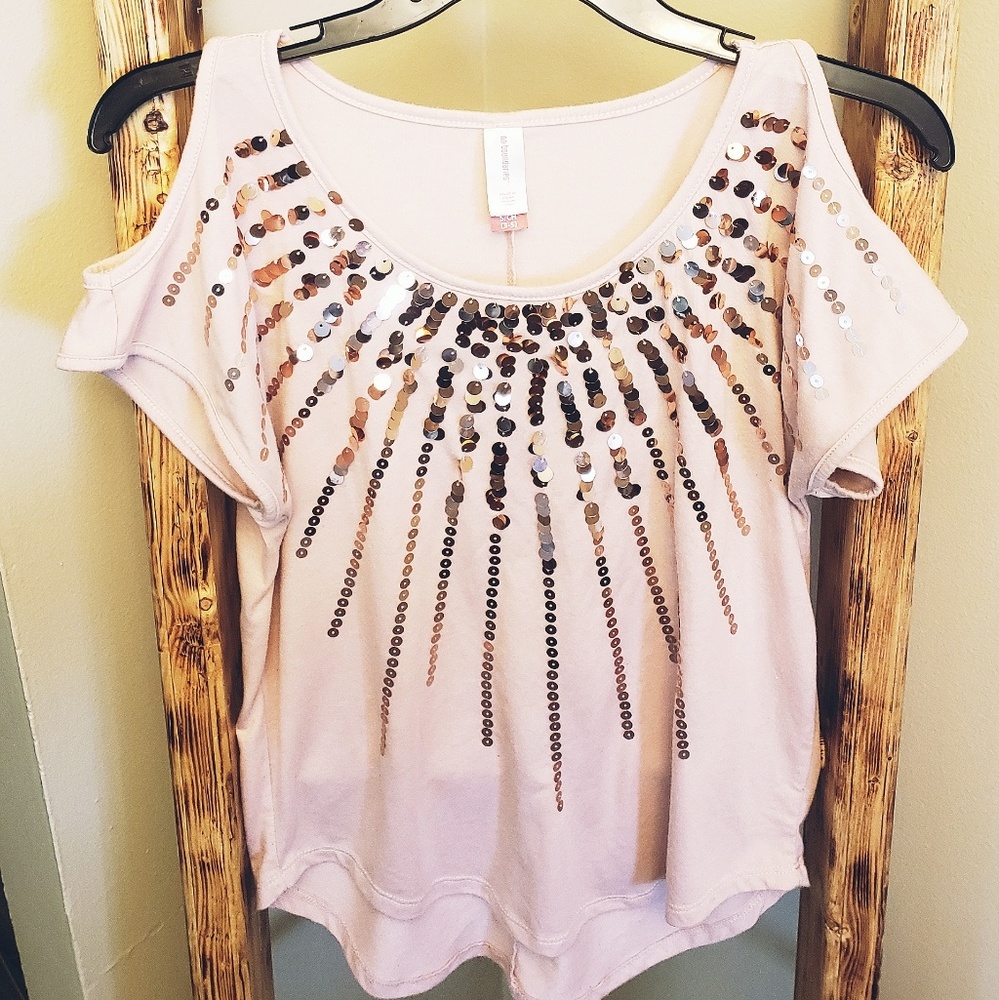 🌺 No Boundaries cold shoulder top